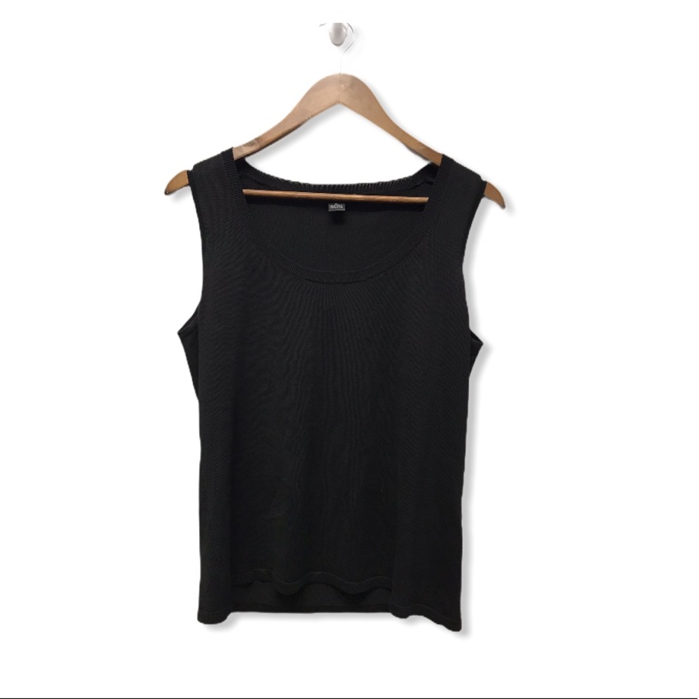 August Silk | Black Sleeveless Lightweight Blouse •